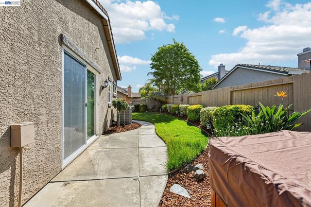 989 Carter St, Folsom, CA 95630
