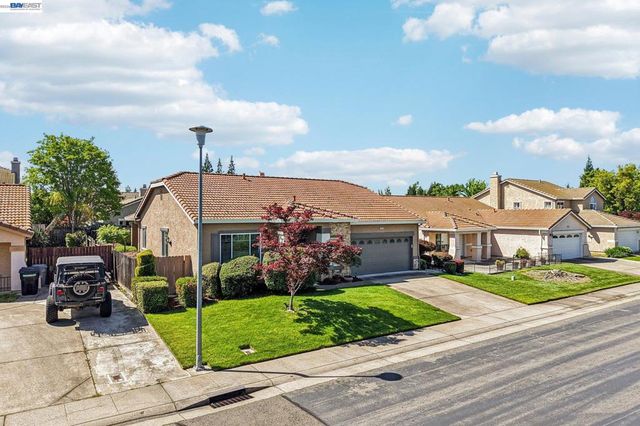 989 Carter St, Folsom, CA 95630