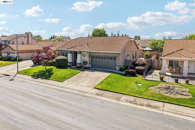 989 Carter St, Folsom, CA 95630