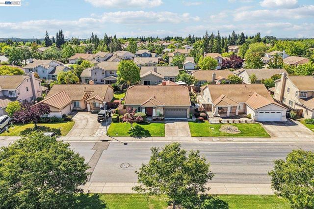 989 Carter St, Folsom, CA 95630