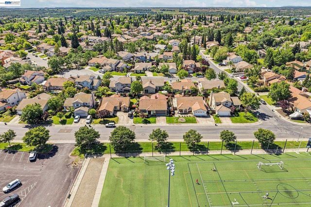 989 Carter St, Folsom, CA 95630