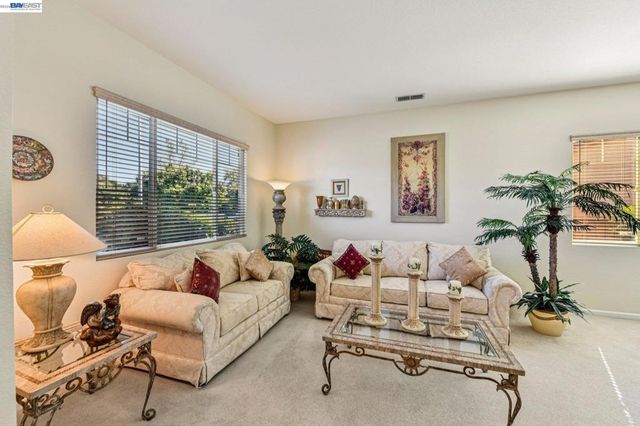 989 Carter St, Folsom, CA 95630