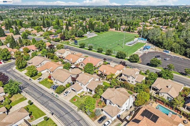 989 Carter St, Folsom, CA 95630