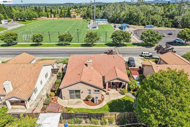 989 Carter St, Folsom, CA 95630