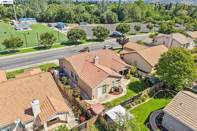 989 Carter St, Folsom, CA 95630