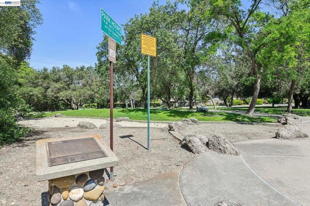 989 Carter St, Folsom, CA 95630