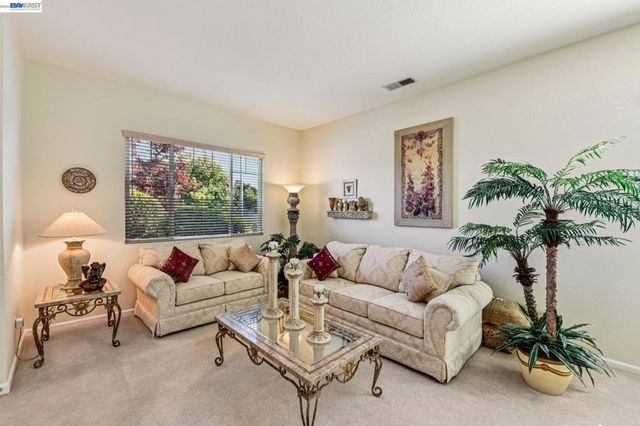 989 Carter St, Folsom, CA 95630