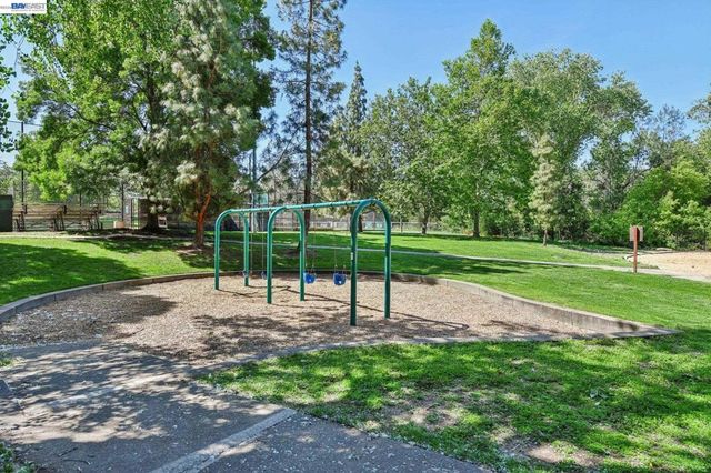 989 Carter St, Folsom, CA 95630