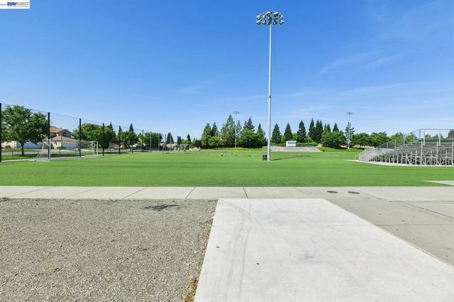 989 Carter St, Folsom, CA 95630