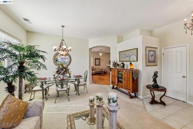 989 Carter St, Folsom, CA 95630