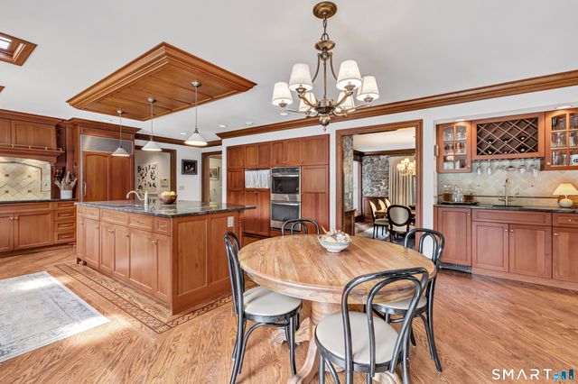 17 Plumtrees Road, Newtown, CT 06470