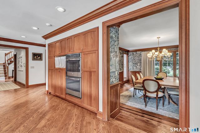 17 Plumtrees Road, Newtown, CT 06470