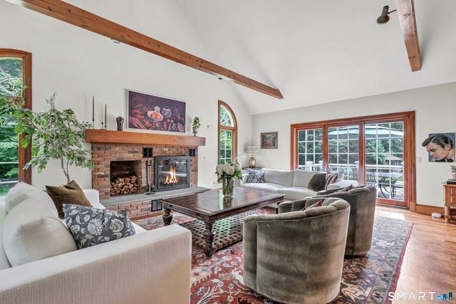 17 Plumtrees Road, Newtown, CT 06470