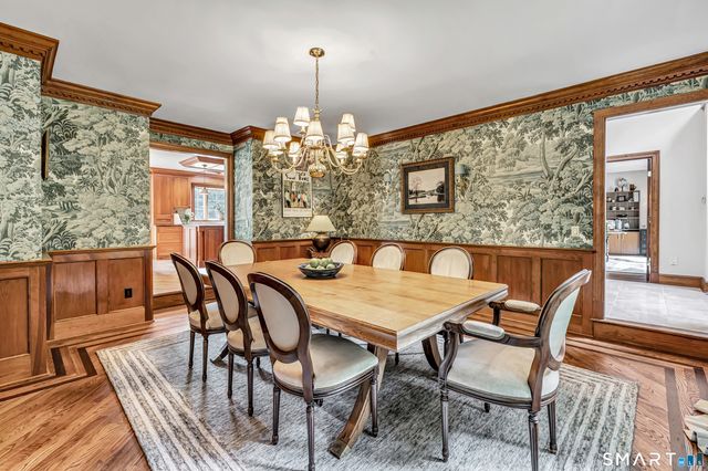 17 Plumtrees Road, Newtown, CT 06470
