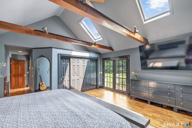 17 Plumtrees Road, Newtown, CT 06470