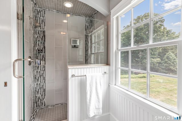 17 Plumtrees Road, Newtown, CT 06470