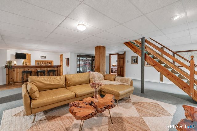 17 Plumtrees Road, Newtown, CT 06470