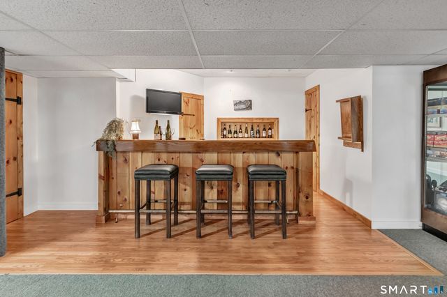 17 Plumtrees Road, Newtown, CT 06470