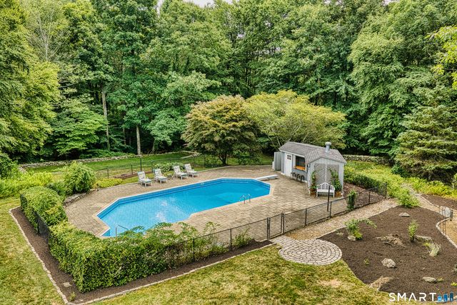 17 Plumtrees Road, Newtown, CT 06470