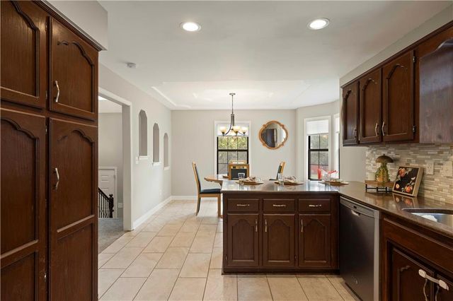 608 SE Pendleton Drive, Lee's Summit, MO 64063