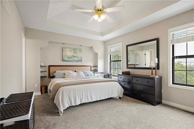 608 SE Pendleton Drive, Lee's Summit, MO 64063
