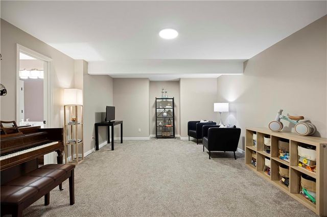 608 SE Pendleton Drive, Lee's Summit, MO 64063