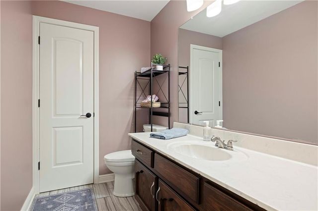608 SE Pendleton Drive, Lee's Summit, MO 64063
