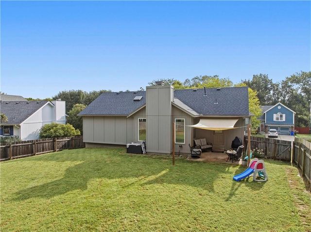 608 SE Pendleton Drive, Lee's Summit, MO 64063