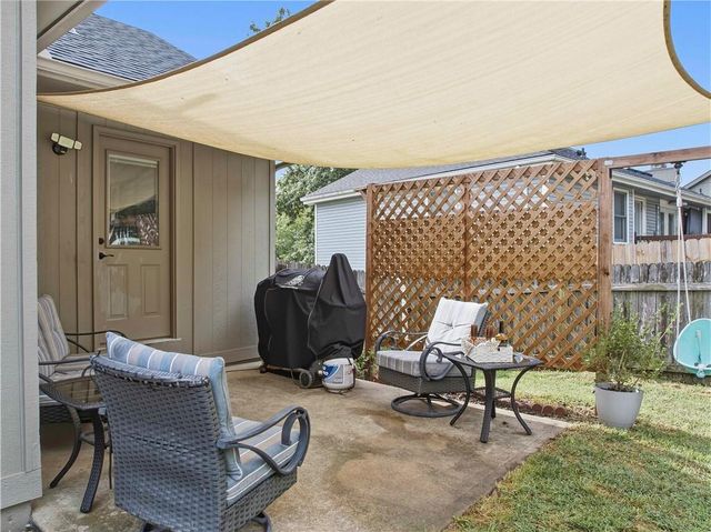 608 SE Pendleton Drive, Lee's Summit, MO 64063