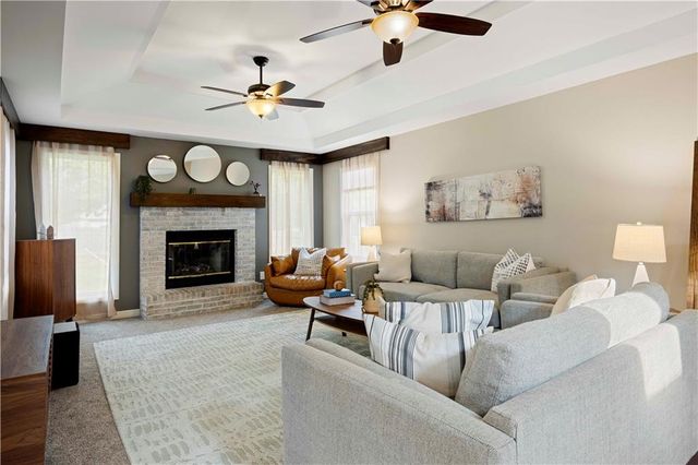 608 SE Pendleton Drive, Lee's Summit, MO 64063