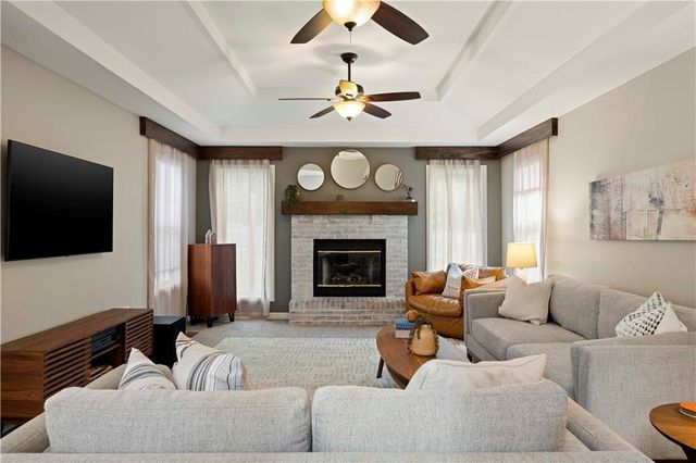608 SE Pendleton Drive, Lee's Summit, MO 64063