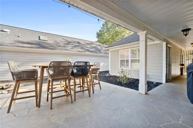 150 Cottage Club Drive, Locust Grove, GA 30248