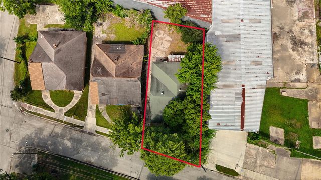 211 N Jenkins Street, Houston, TX 77003