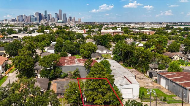 211 N Jenkins Street, Houston, TX 77003
