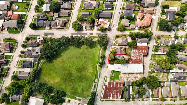 211 N Jenkins Street, Houston, TX 77003