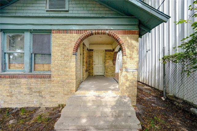 211 N Jenkins Street, Houston, TX 77003