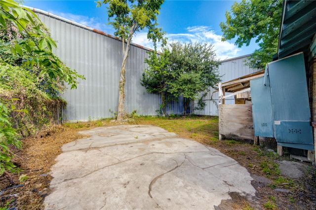 211 N Jenkins Street, Houston, TX 77003