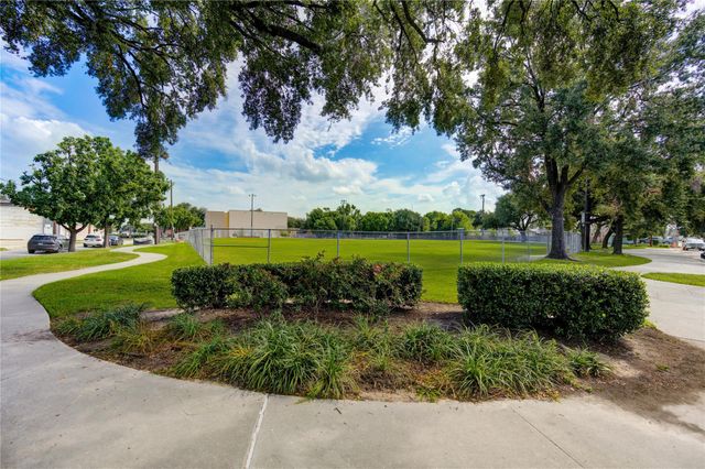 211 N Jenkins Street, Houston, TX 77003