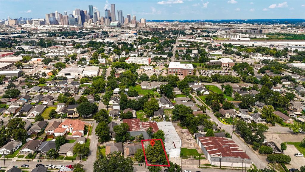 211 N Jenkins Street, Houston, TX 77003