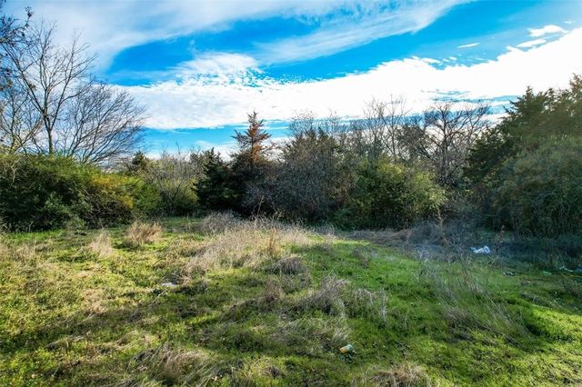 800 N Prairie Creek Road, Dallas, TX 75217