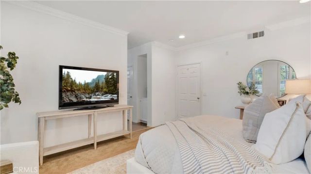 57 Silverado, Irvine, CA 92618