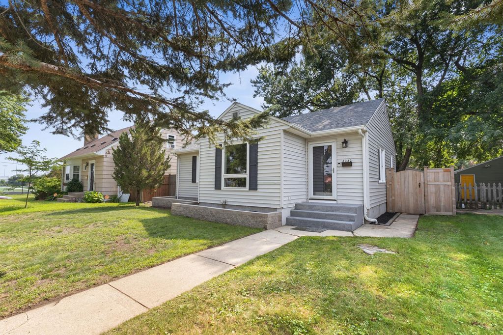 3332 Idaho Avenue S, Saint Louis Park, MN 55426