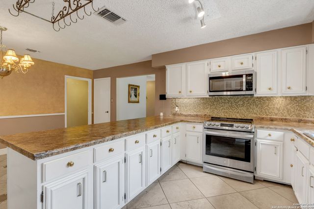 6430 Ridge Forest, San Antonio, TX 78233
