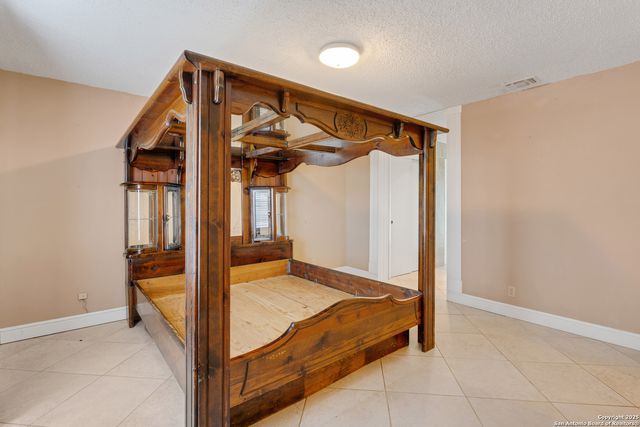6430 Ridge Forest, San Antonio, TX 78233
