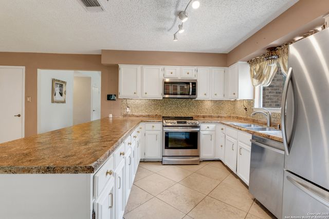 6430 Ridge Forest, San Antonio, TX 78233