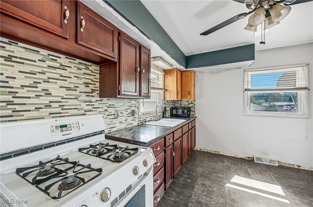 1859 Mathews Road, Poland, OH 44514