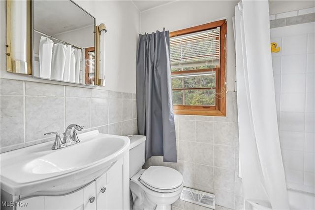 1859 Mathews Road, Poland, OH 44514