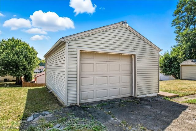 1859 Mathews Road, Poland, OH 44514