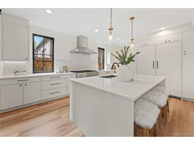 1060 S Ogden St, Denver, CO 80209