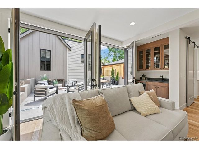 1060 S Ogden St, Denver, CO 80209